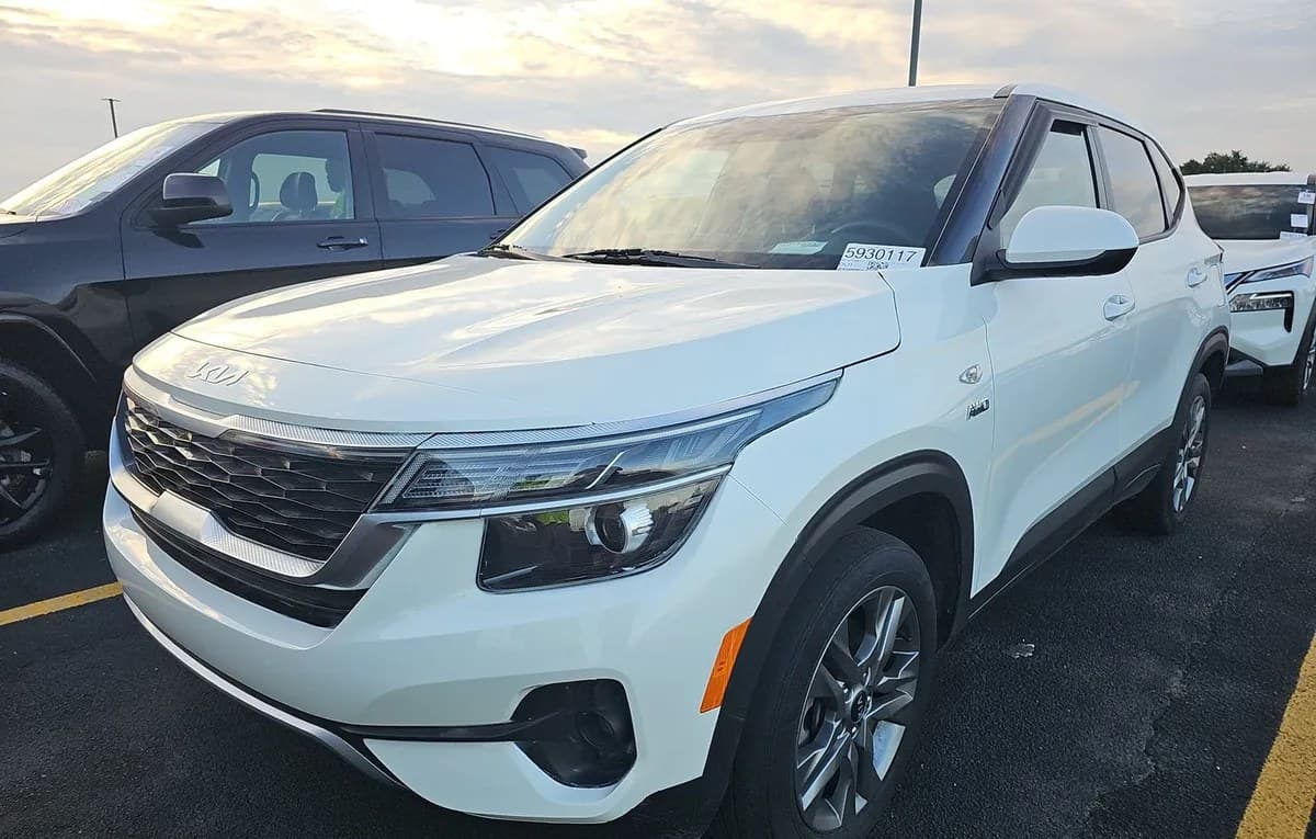 2021 KIA SELTOS LX 2