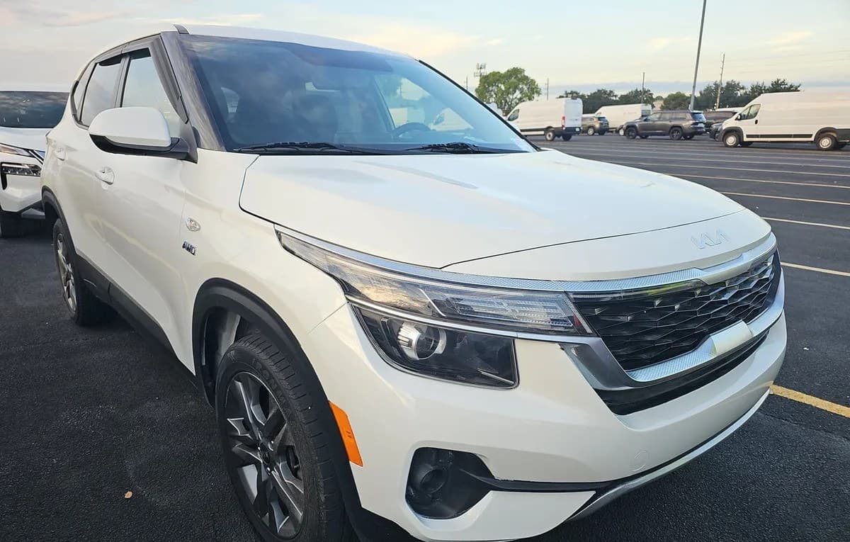 2021 KIA SELTOS LX 4