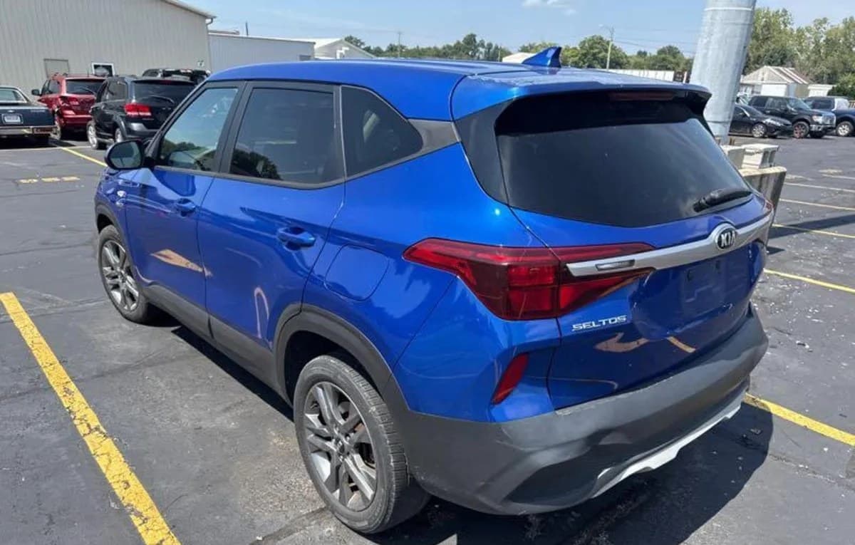 2021 KIA SELTOS LX 3