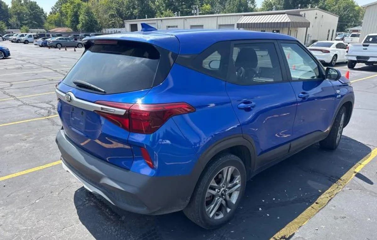 2021 KIA SELTOS LX 4