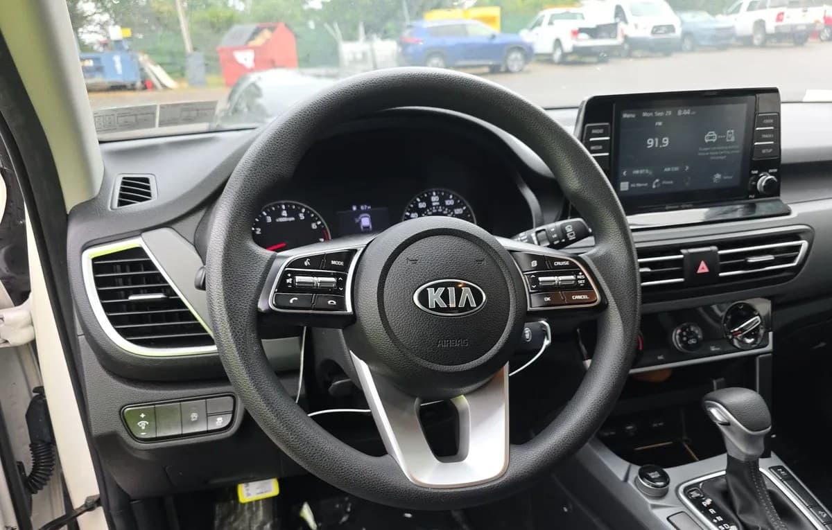 2021 KIA SELTOS LX 7