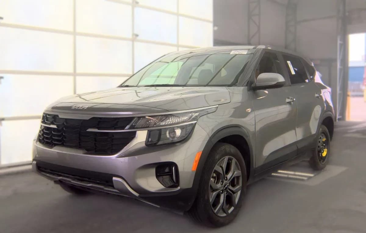 2025 KIA SELTOS LX 2