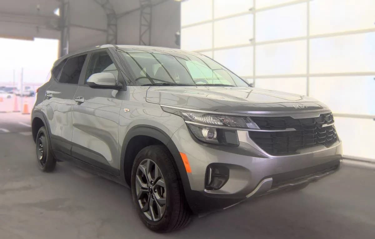2025 KIA SELTOS LX 4