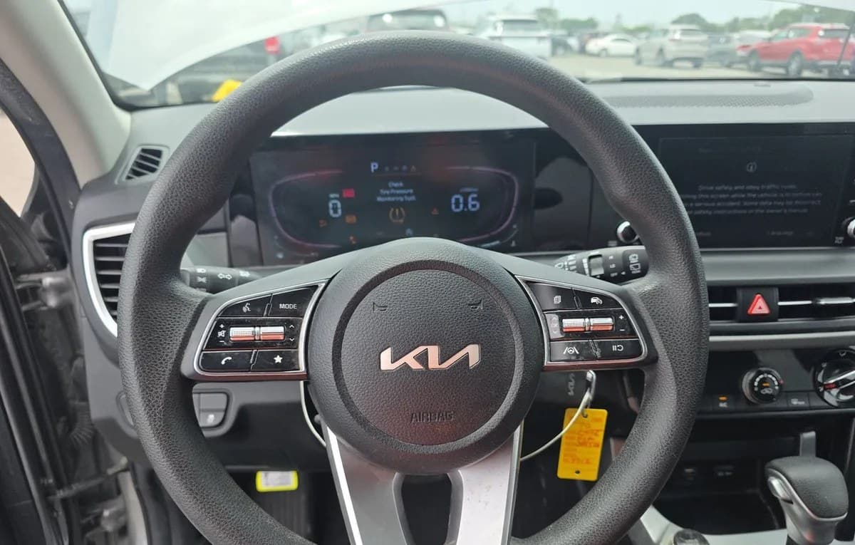 2025 KIA SELTOS LX 7