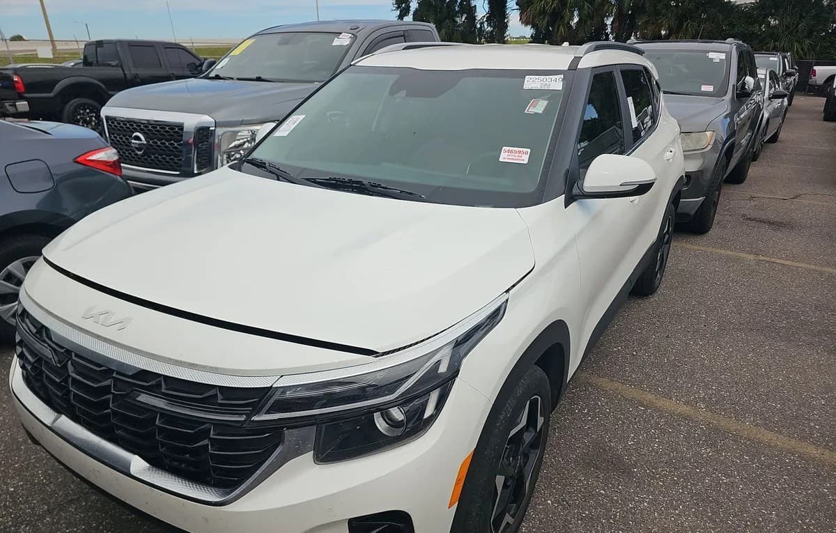 2024 KIA SELTOS EX 2