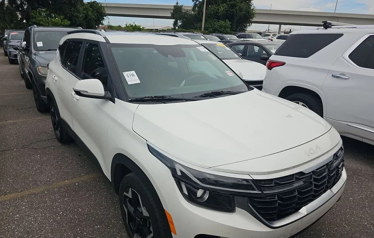 2024 KIA SELTOS EX 4