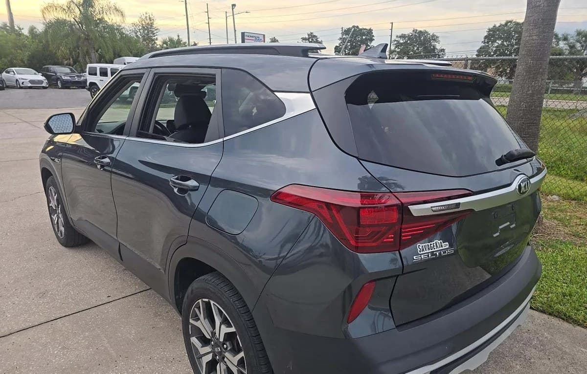 2021 KIA SELTOS EX 3