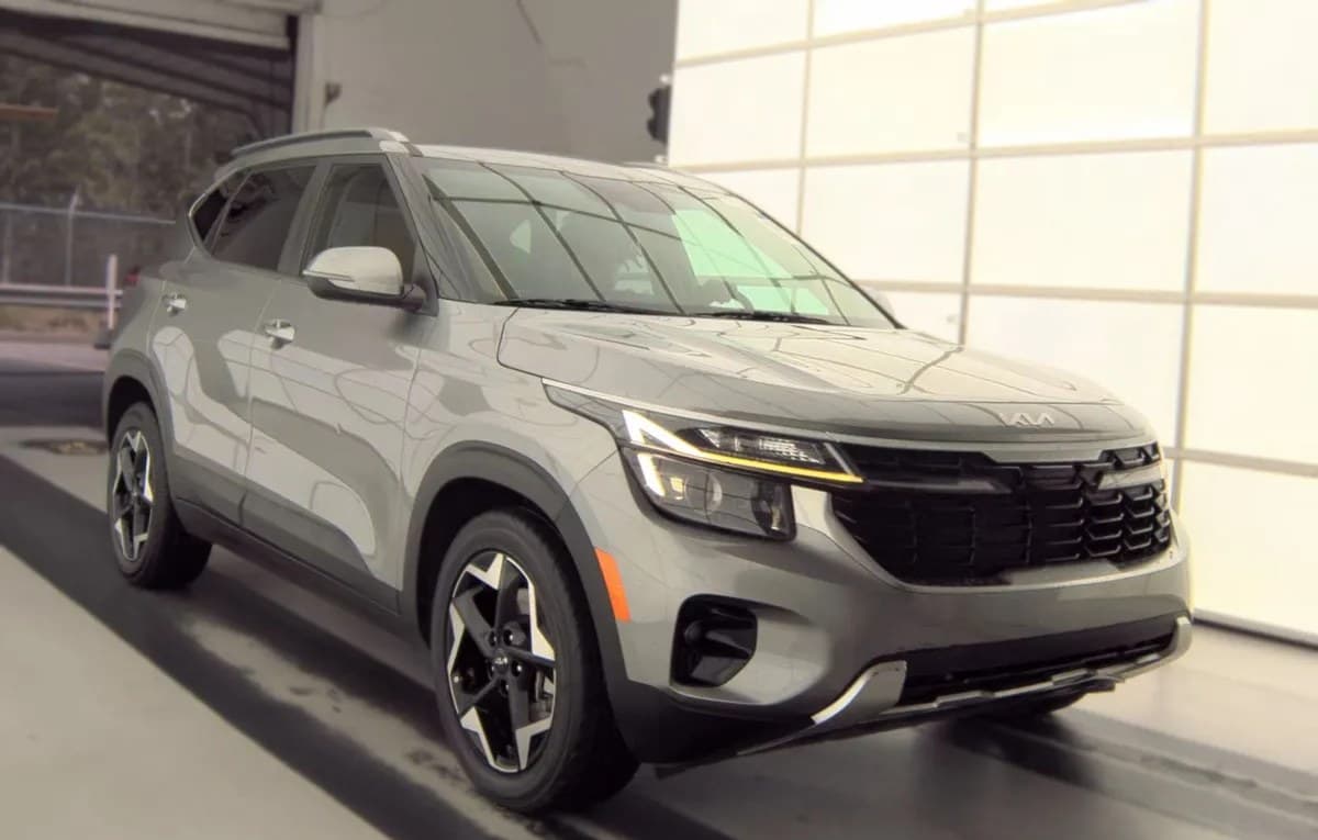 2024 KIA SELTOS EX 4