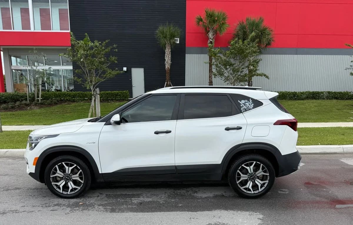 2021 KIA SELTOS EX 3