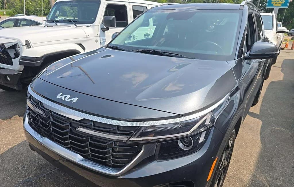 2024 KIA SELTOS EX