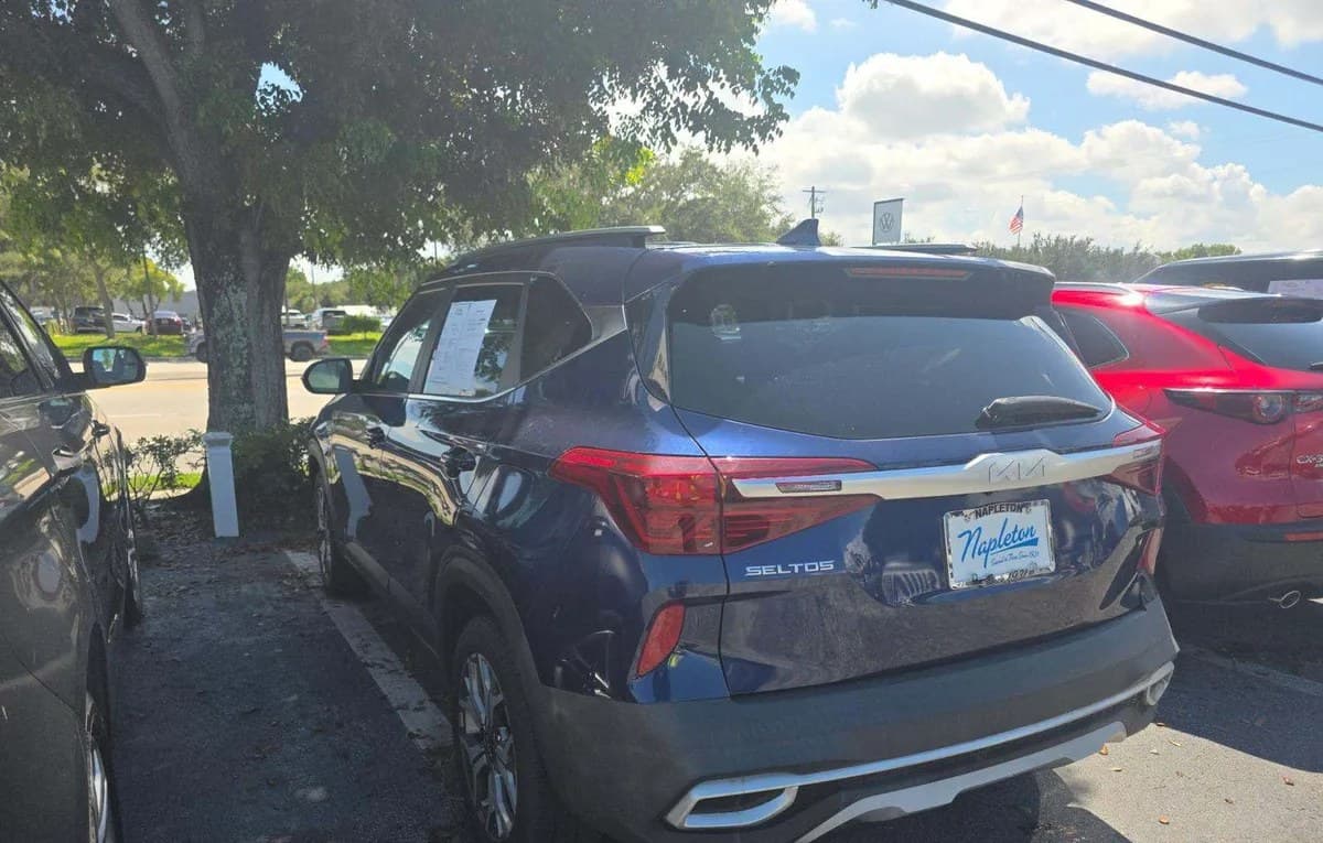 2022 KIA SELTOS EX 3