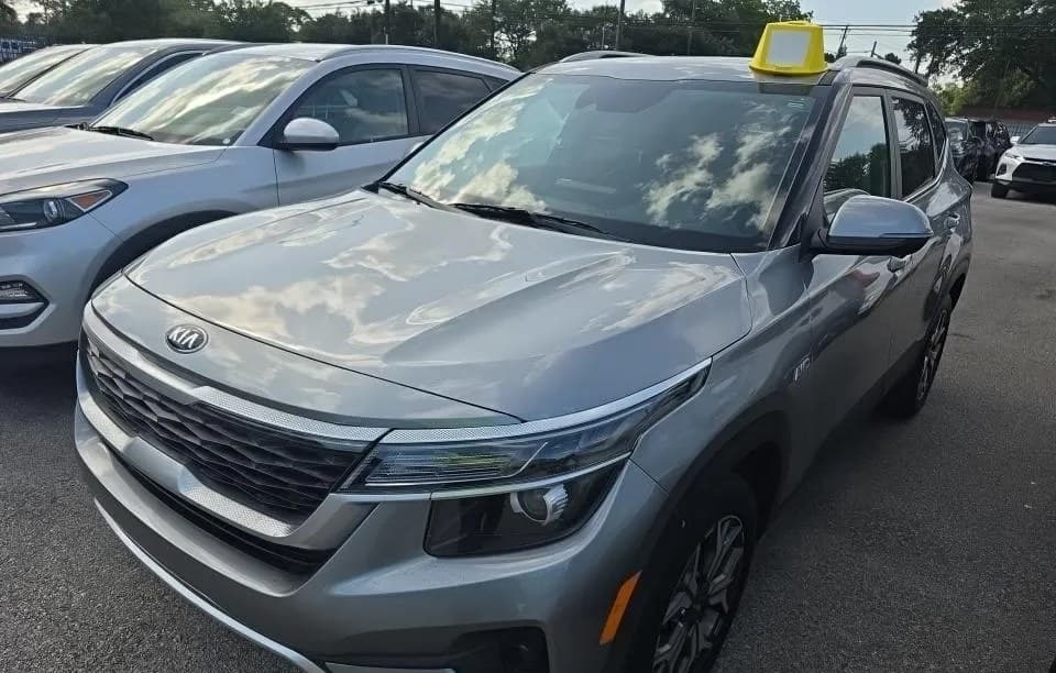 2023 KIA SELTOS EX
