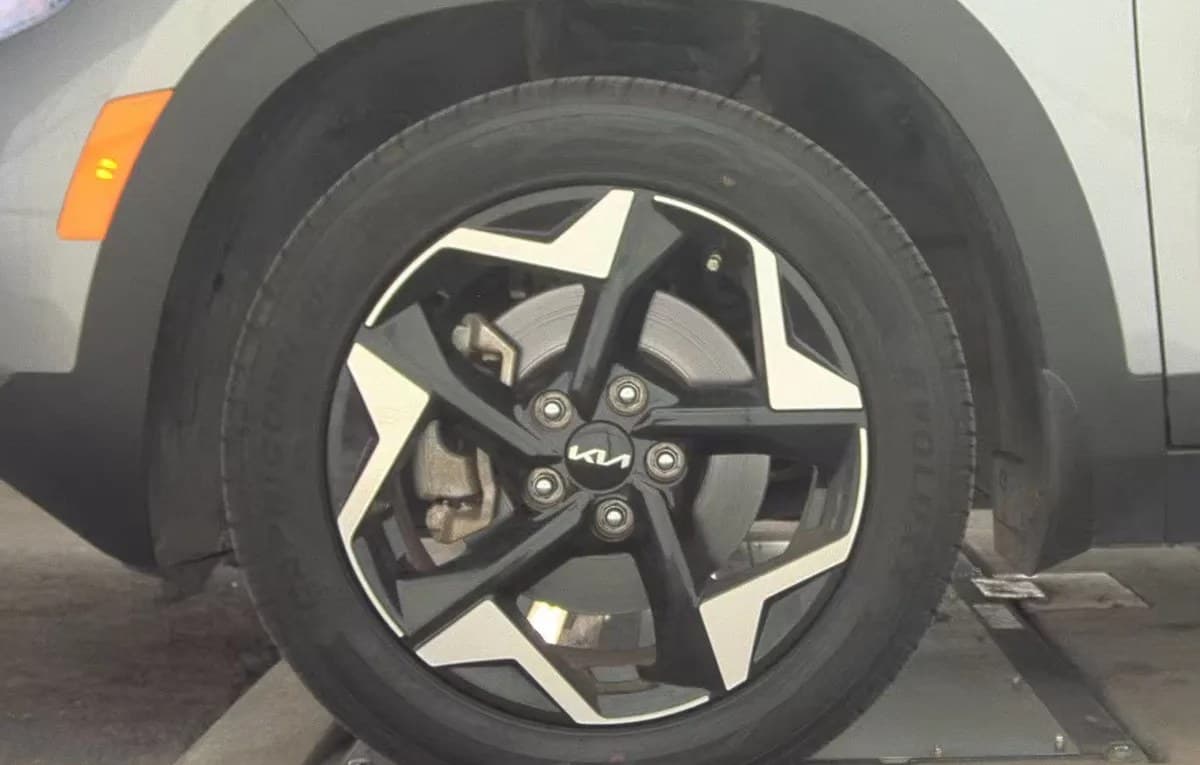 2024 KIA SELTOS EX 6