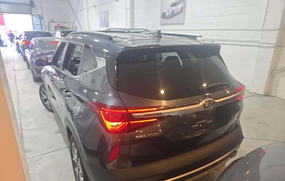 2021 KIA SELTOS EX 3