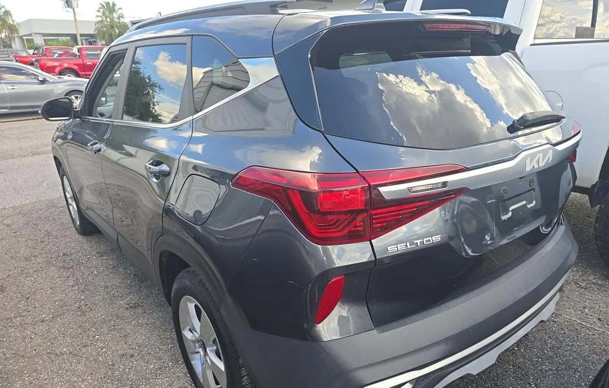 2022 KIA SELTOS EX 4