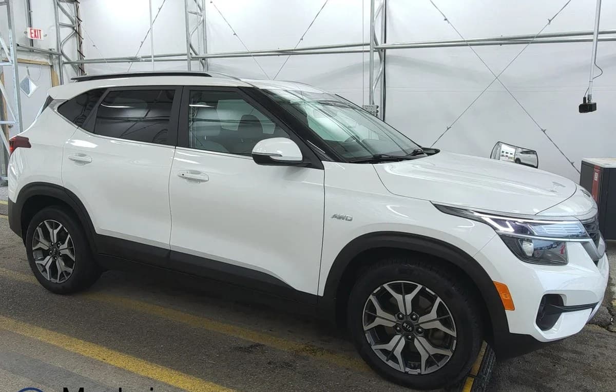 2021 KIA SELTOS EX 4