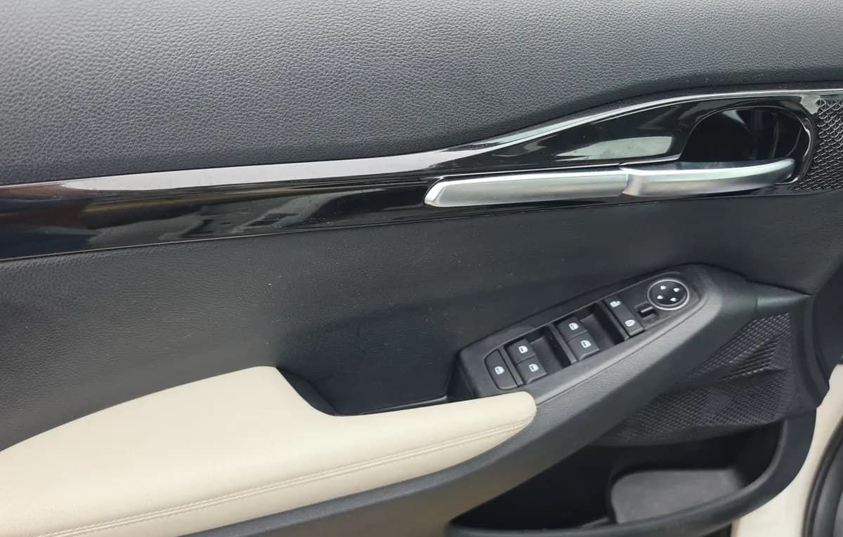 2021 KIA SELTOS EX 6