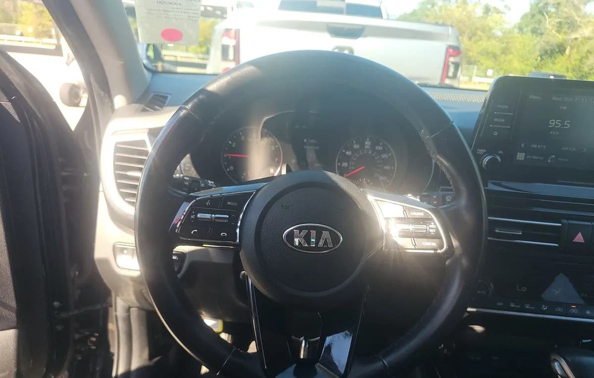 2021 KIA SELTOS EX 7