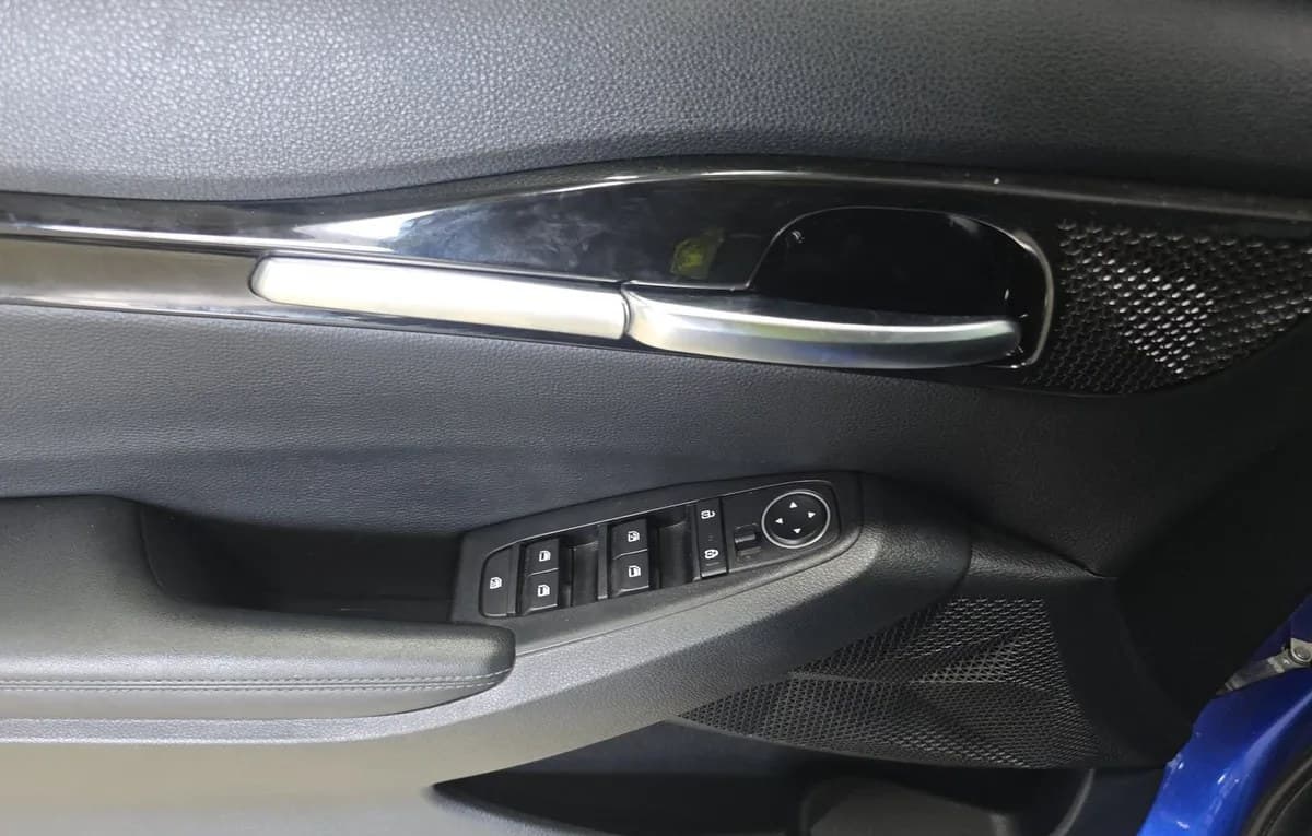 2021 KIA SELTOS EX 6
