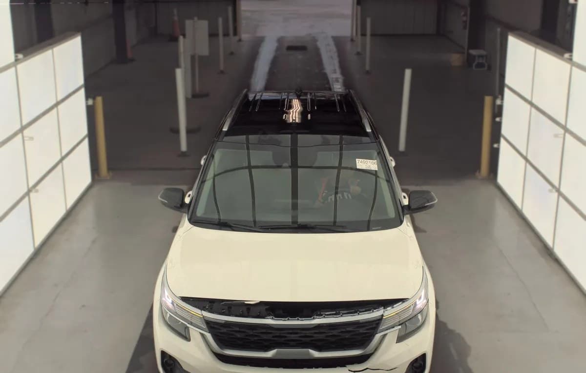 2021 KIA SELTOS S 3