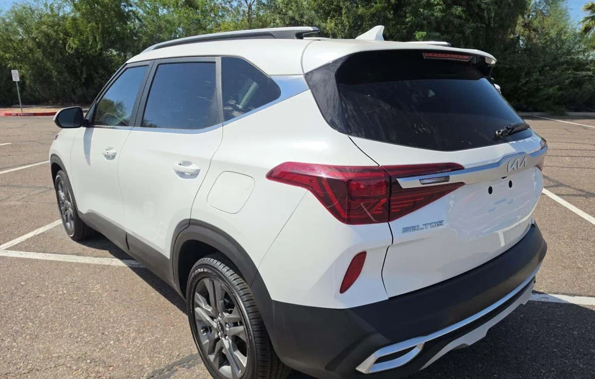 2022 KIA SELTOS S 3