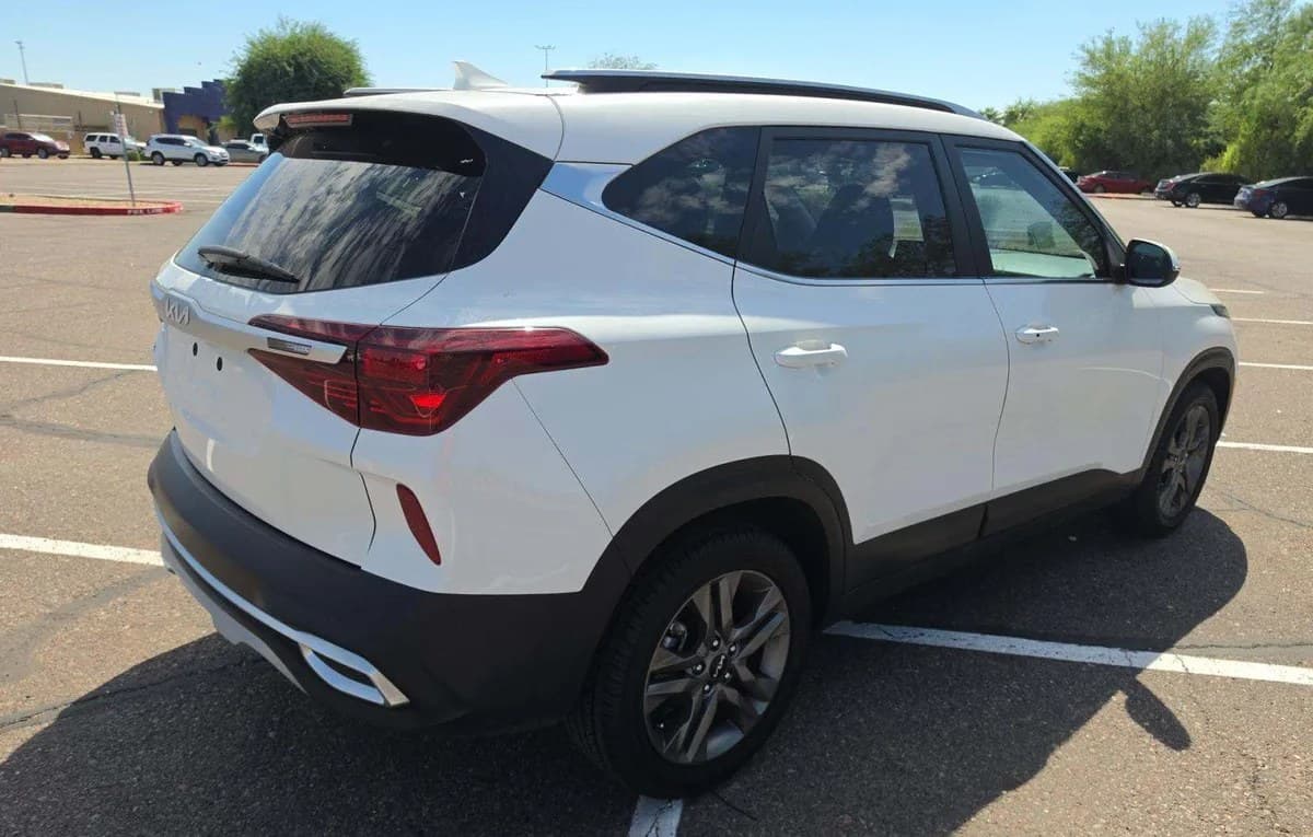 2022 KIA SELTOS S 4