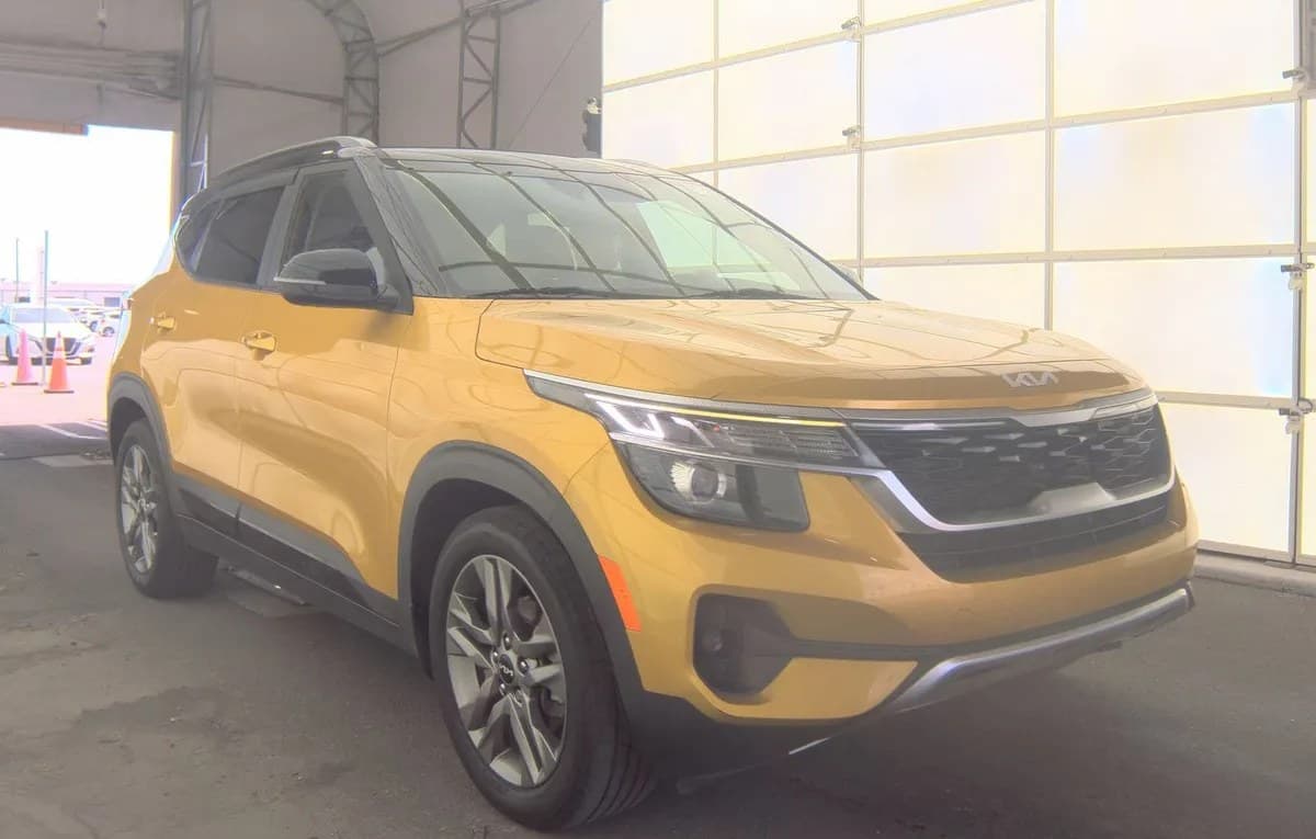 2022 KIA SELTOS S 4