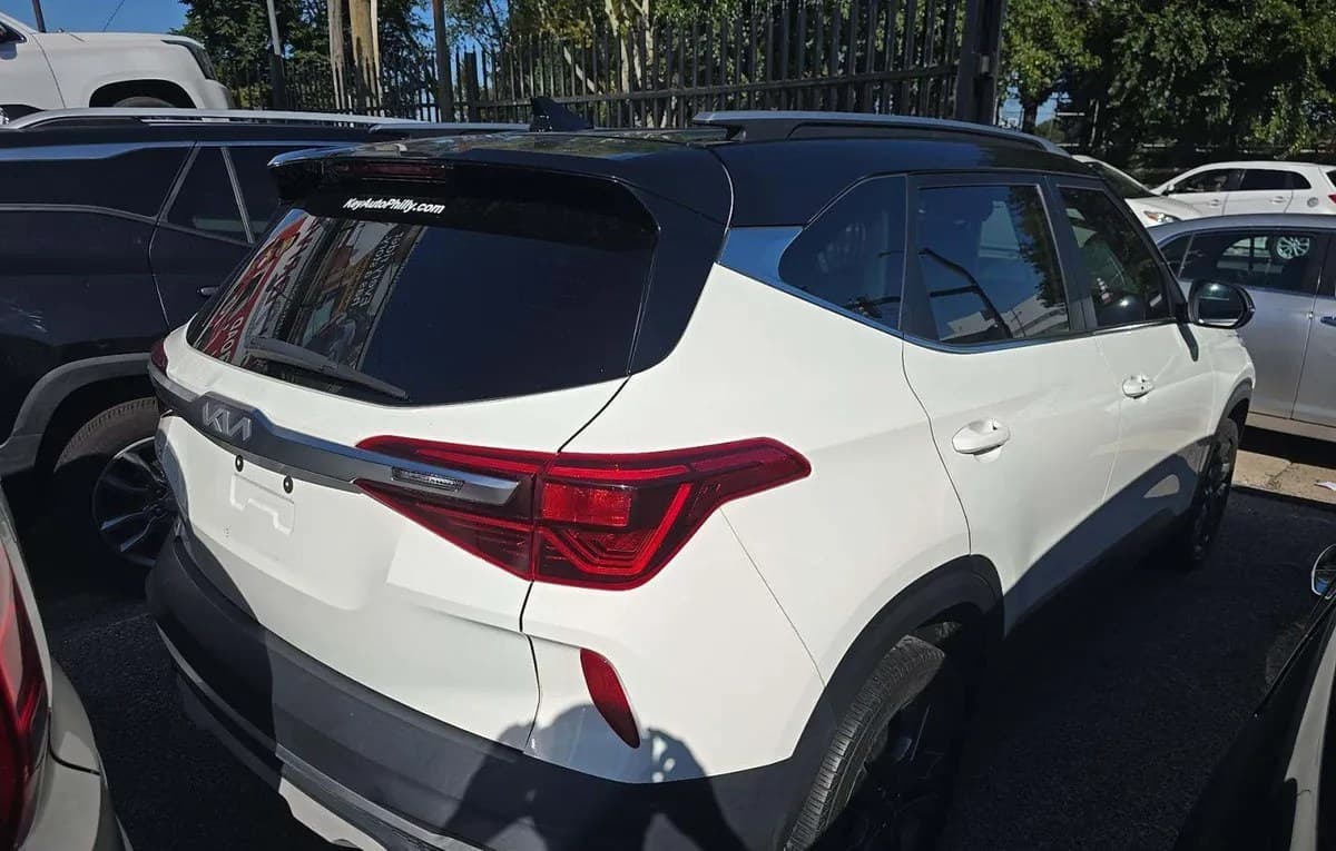2023 KIA SELTOS S 4