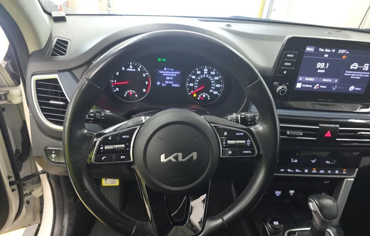 2023 KIA SELTOS S 7