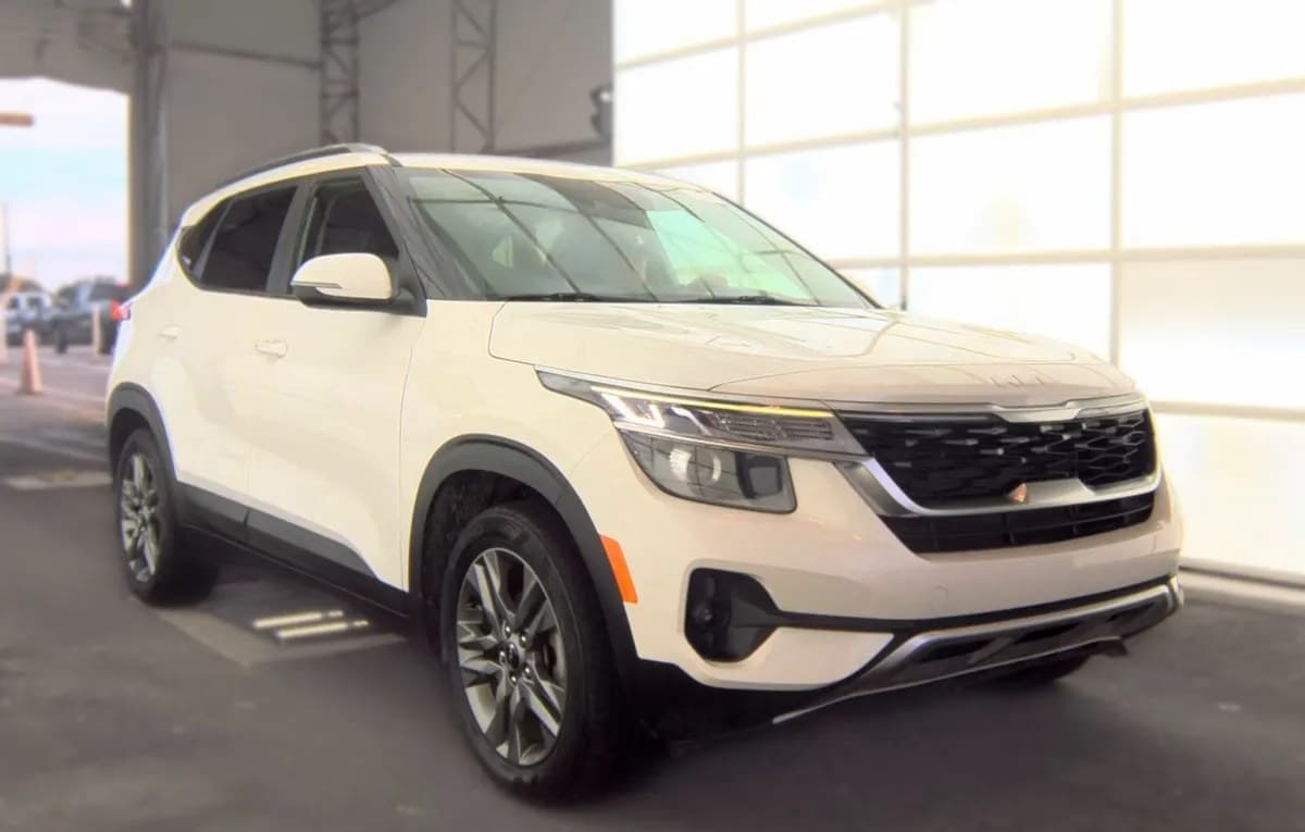 2023 KIA SELTOS S 4