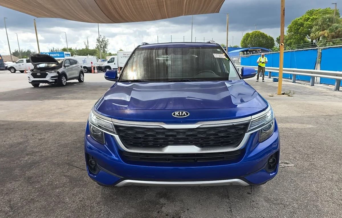 2021 KIA SELTOS S 3