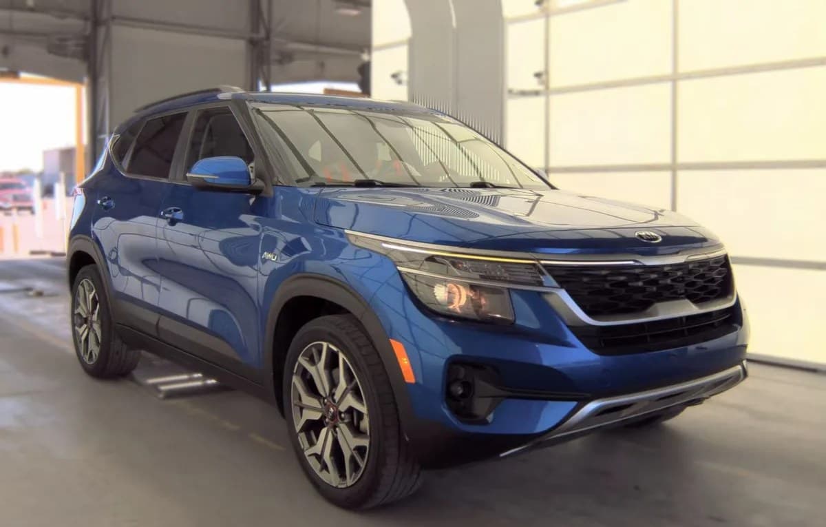 2021 KIA SELTOS S 4