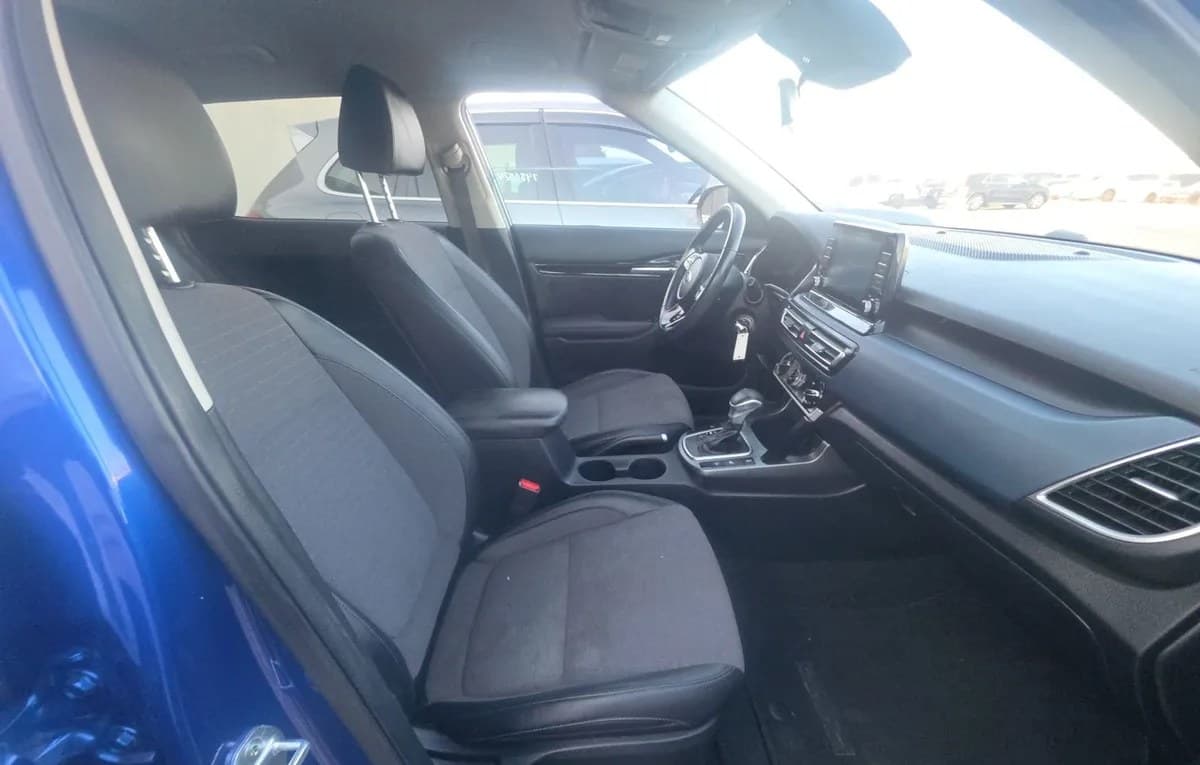 2021 KIA SELTOS S 5