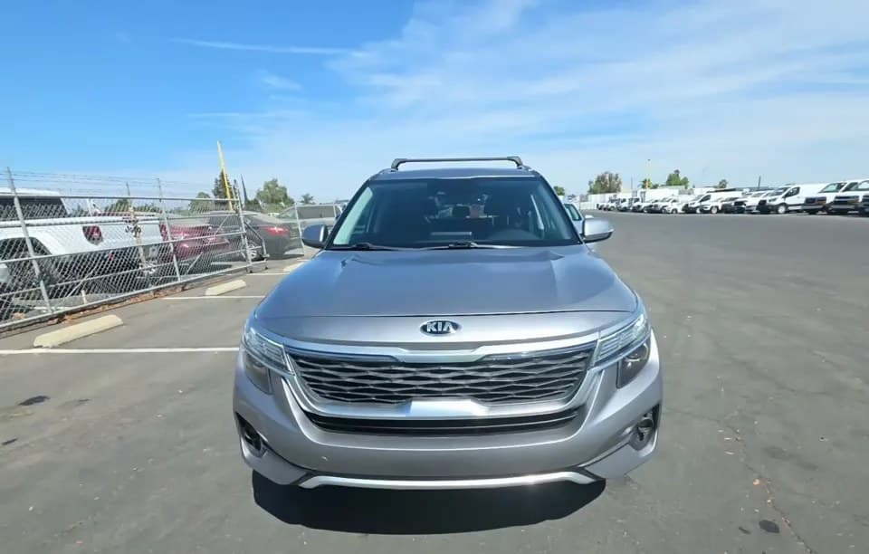 2021 KIA SELTOS S 3