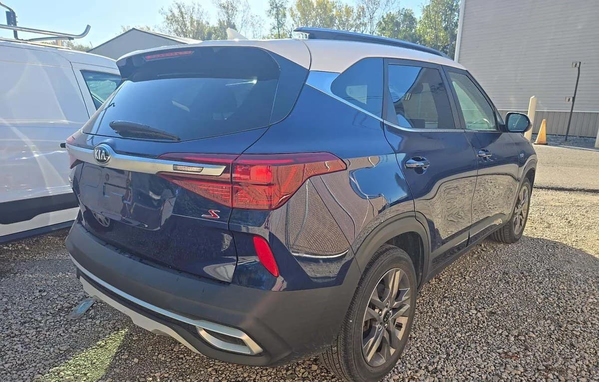 2021 KIA SELTOS S 4
