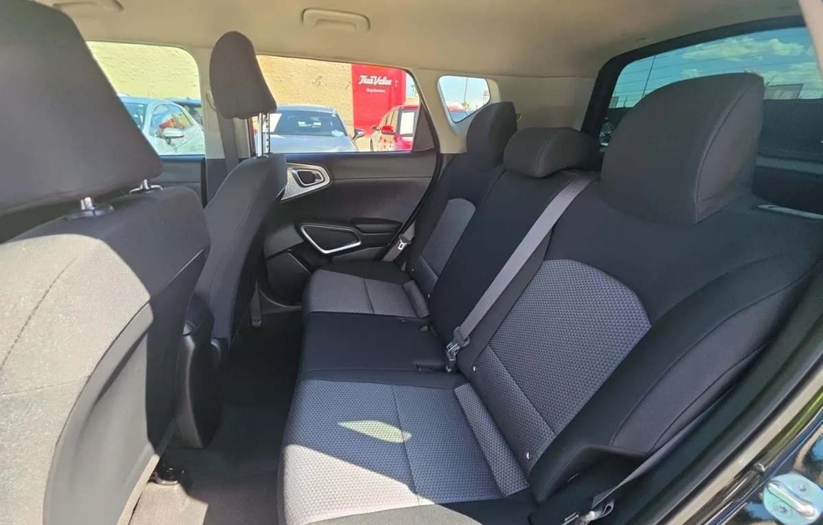 2023 KIA SOUL LX 7
