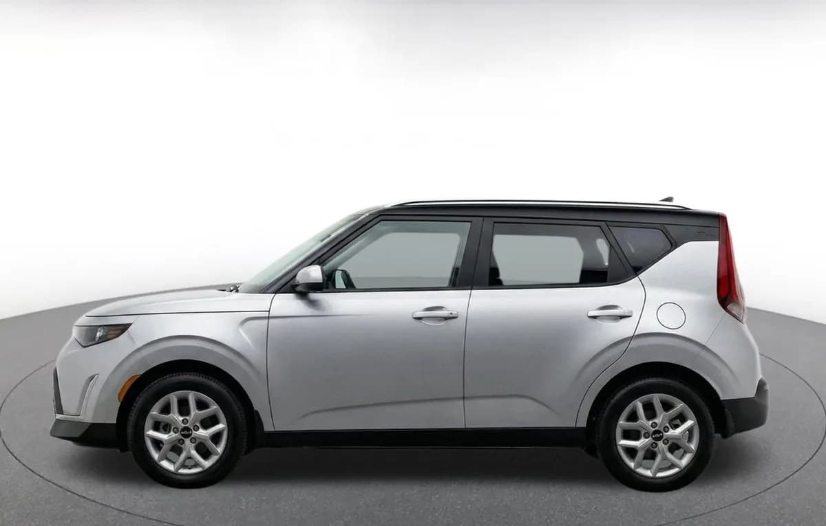 2025 KIA SOUL LX 4