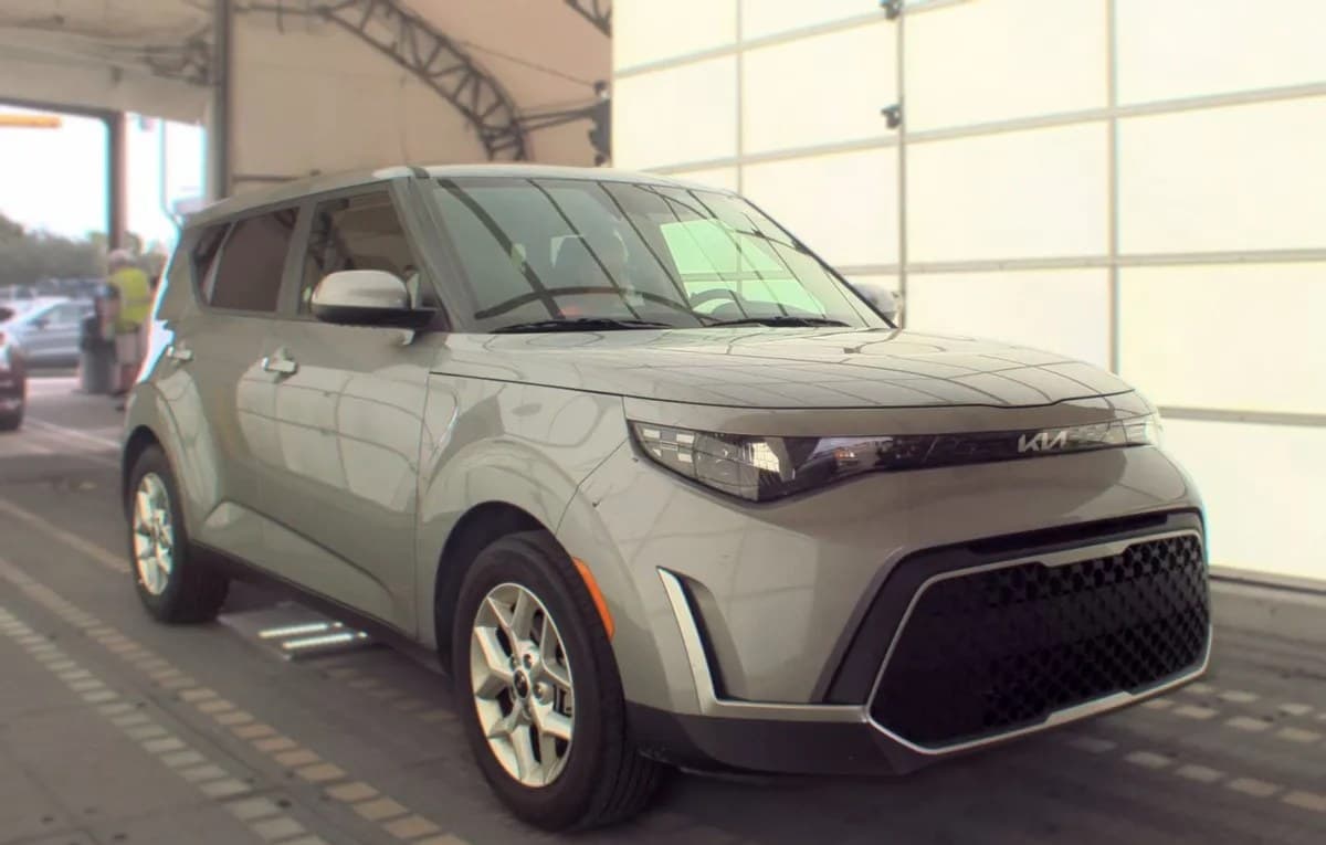 2025 KIA SOUL LX 4