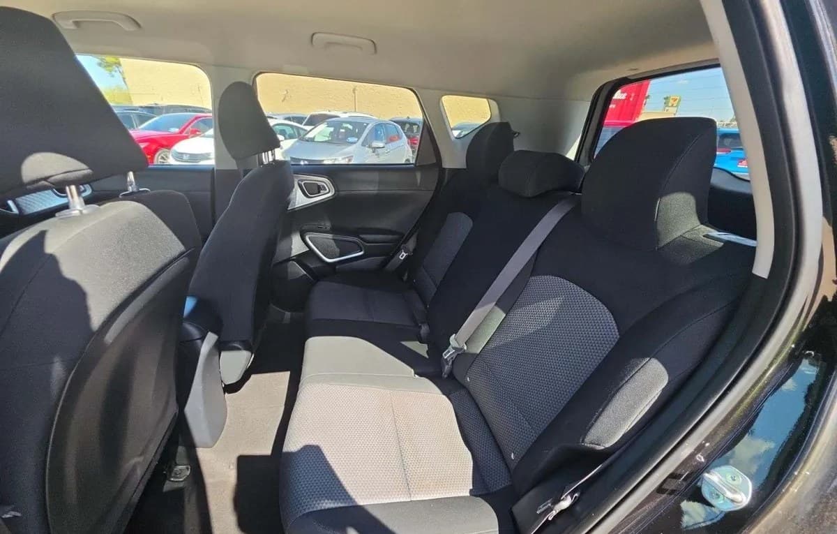 2023 KIA SOUL LX 7