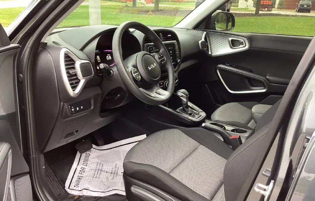 2025 KIA SOUL LX 6