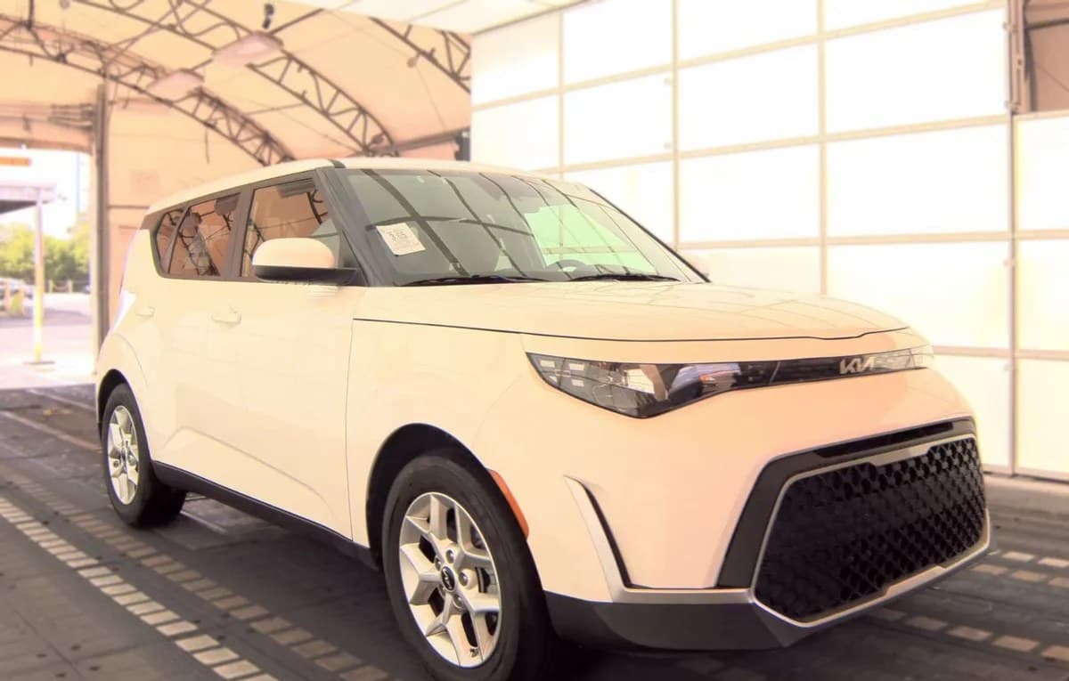 2025 KIA SOUL LX 4