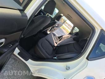 2017 KIA SOUL Base 11