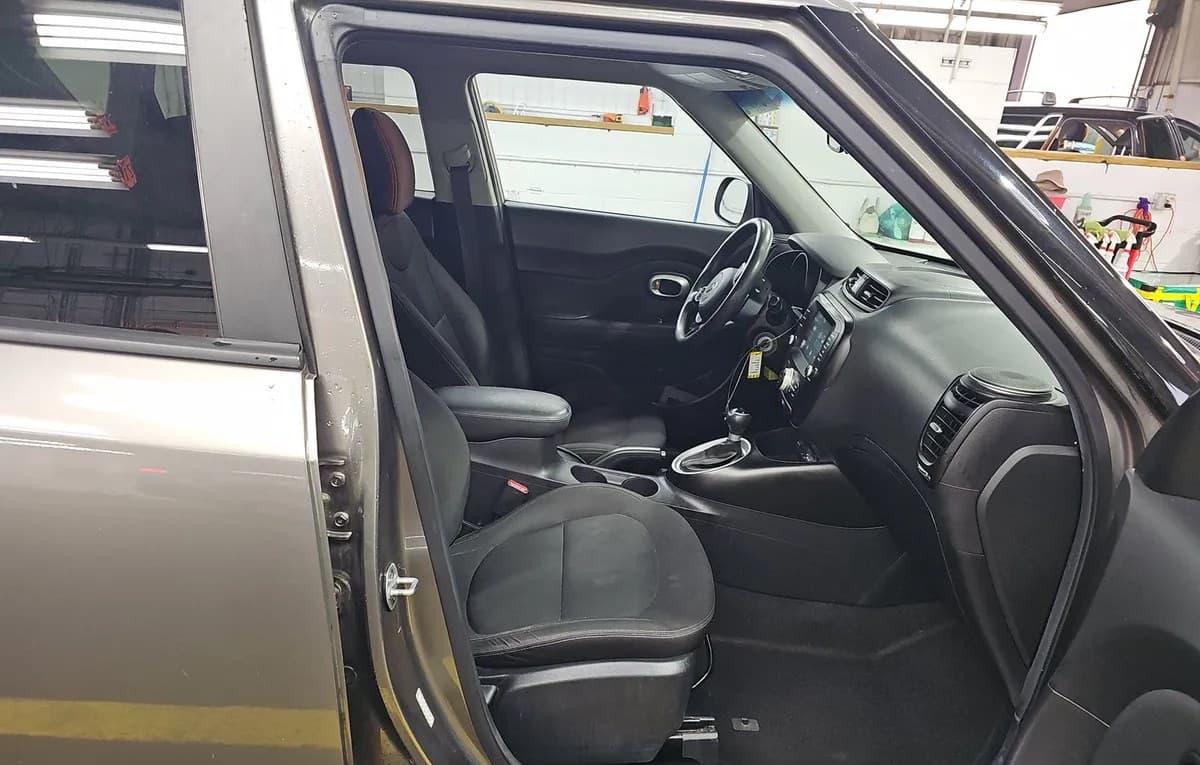 2018 KIA SOUL Base 5