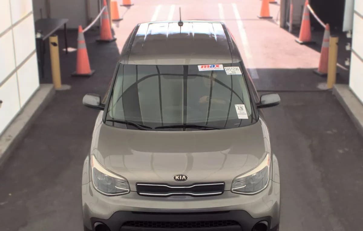 2017 KIA SOUL Base 2
