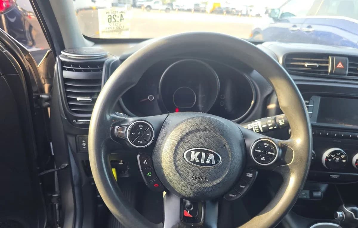 2017 KIA SOUL Base 6