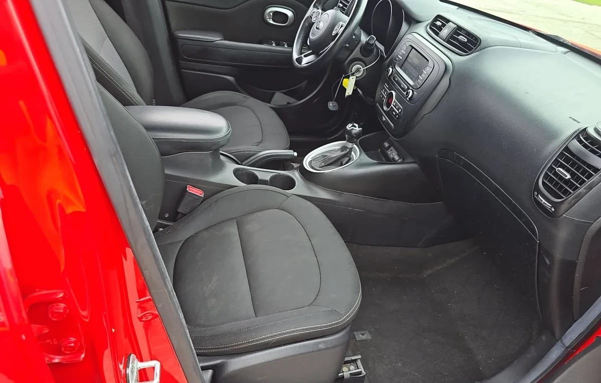 2017 KIA SOUL + 5