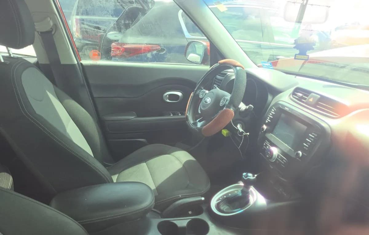 2019 KIA SOUL + 5