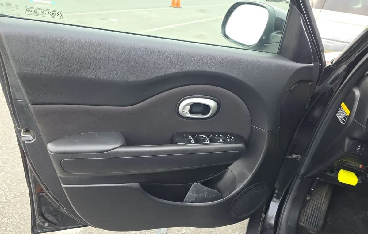 2019 KIA SOUL + 5