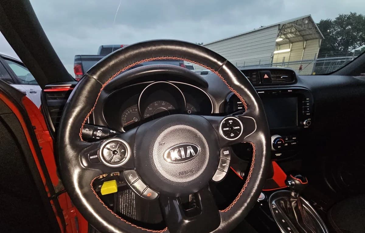 2019 KIA SOUL + 6