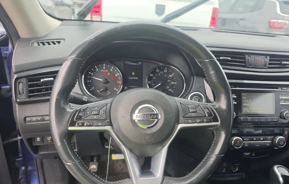 2017 NISSAN ROGUE SV 6